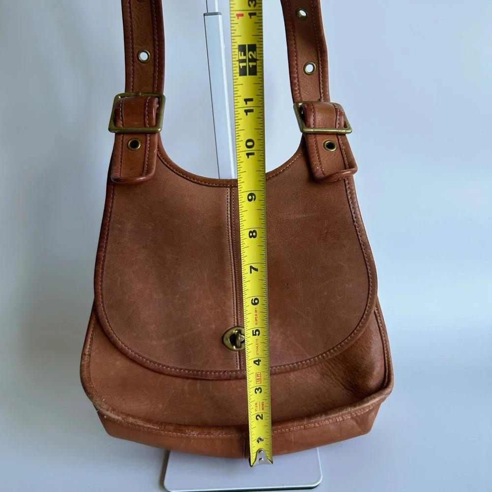 Coach Crescent Saddle 9235 British Tan Leather Shoulder Bag Good